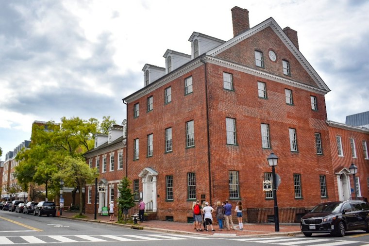 Alexandria’s Female Stranger Legend: What the Record Does—and Doesn’t—Show