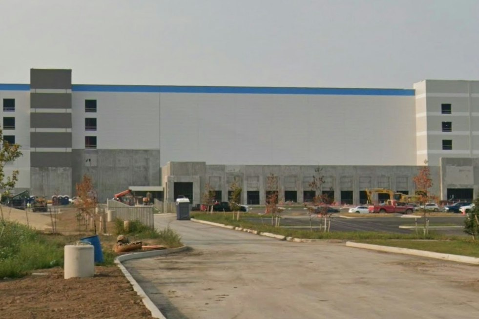 Amazon's $550M Niagara Warehouse Opens, Hiring 1,000 for $21-an-Hour Jobs