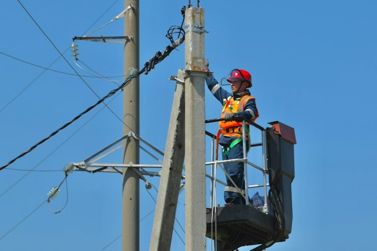 Amelia Island Loses Power Islandwide As Crews Race to Fix Shuckers Line