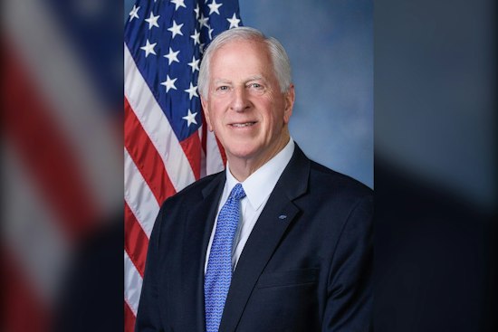 American Canyon Crowd Presses Rep. Thompson on ICE Cameras and Jet Noise