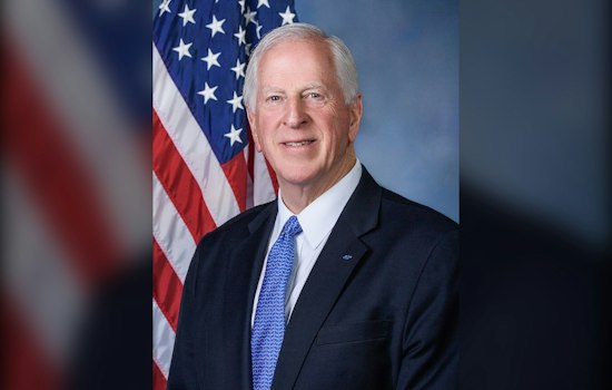 American Canyon Crowd Presses Rep. Thompson on ICE Cameras and Jet Noise