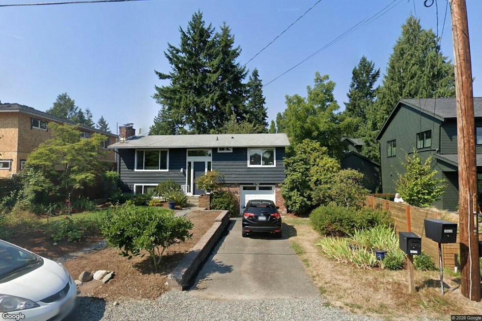 Arbor Heights Yard Turns Into Alien Quarantine Site This Halloween