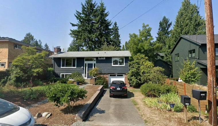 Arbor Heights Yard Turns Into Alien Quarantine Site This Halloween