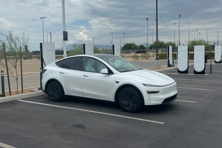 Arizona Flips the Switch on First Federally Funded EV Chargers in Green Valley, Tucson, Wellton
