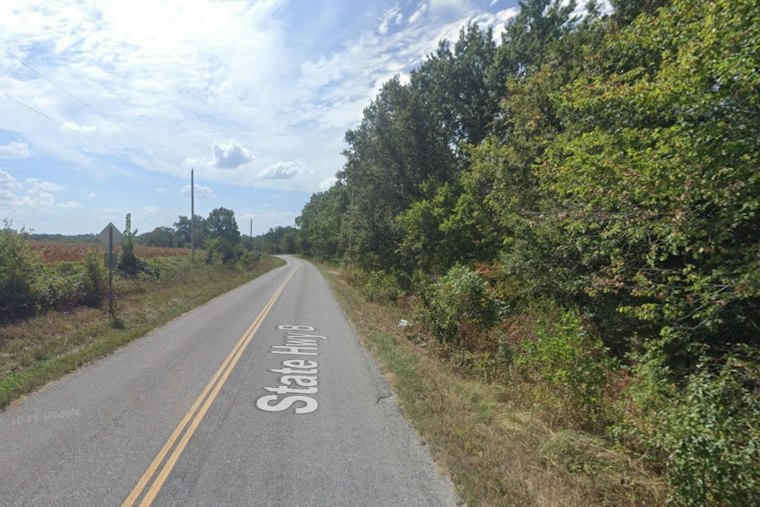 Arkansas Pilot, 73, Dies After Ultralight Crashes Near Windsor Pond in Pettis County