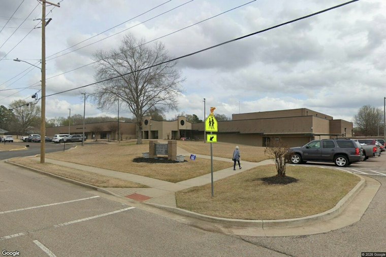 Arlington Elementary Locked Down as Deputies Hunt Possible Armed Suspect