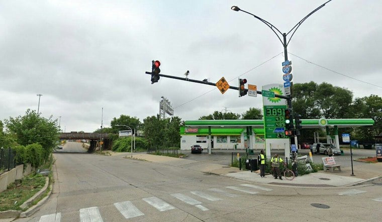 Armed Crew Rips ATM From Englewood Gas Station, Witness Says He Was Terrified
