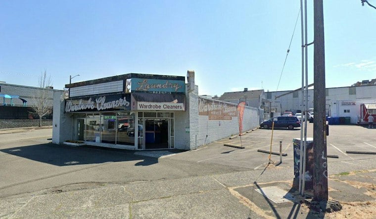 Armed Man Turns West Seattle Safeway Shoplift Into Gunpoint Robbery