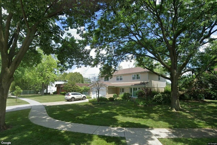 Armed Masked Trio Hits Mount Prospect Driveways in Three Overnight Burglaries