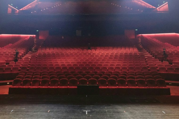Arts District Soundstage Floods With Water and Light for $145-a-Ticket Show