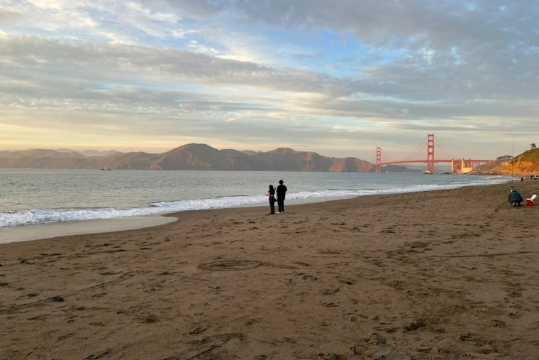 At Baker Beach, San Francisco Families Light Candles for Babies Lost Too Soon