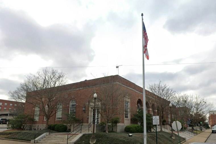 Auburn Council Splits 4-4 on Downtown Lounge Moratorium, Mayor Absent With Illness