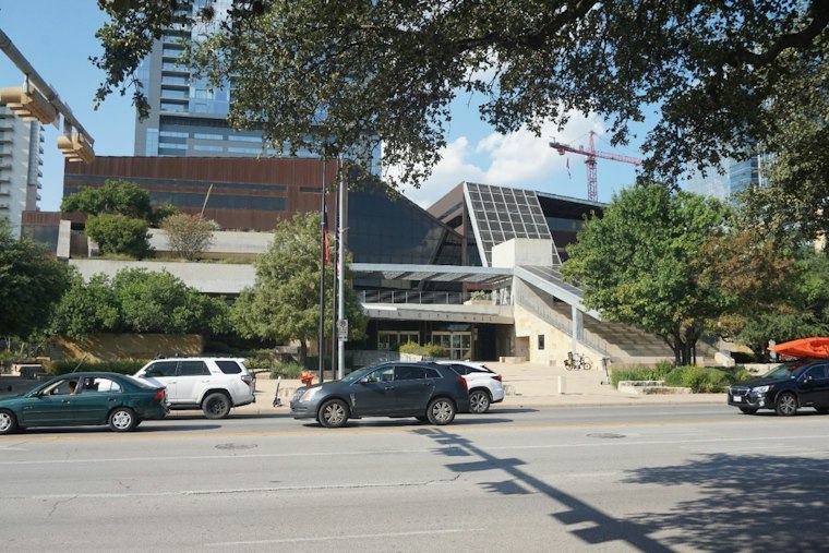 Austin Audit Finds 15 Underpaid Workers on City Contracts, Spotty Oversight