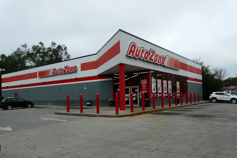 AutoZone Eyes New Arlington Store on NE Green Oaks Blvd for 2027