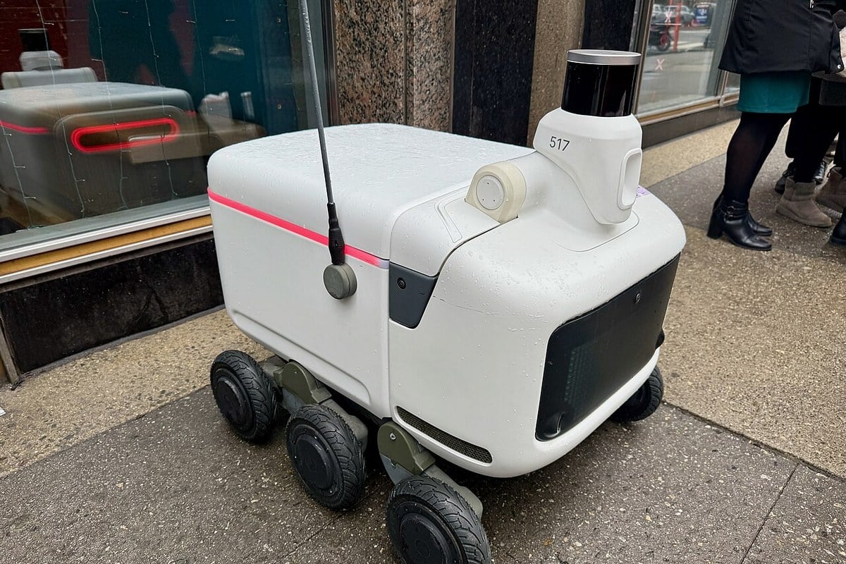 hoodline.com - Rhett Parker - Avride, Sodexo Campus Sign Deal on College Delivery Robots