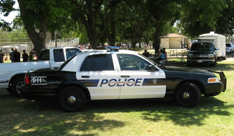 Bakersfield Traffic Stop Goes Wrong, Two Suspects Vanish With Gun In Car
