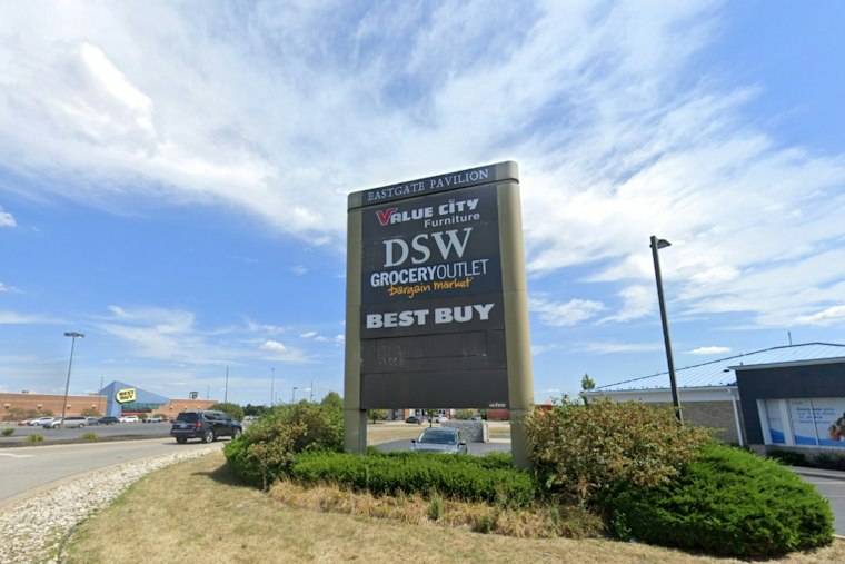 Barnes & Noble to Fill Former Grocery Outlet Spot at Eastgate Pavilion