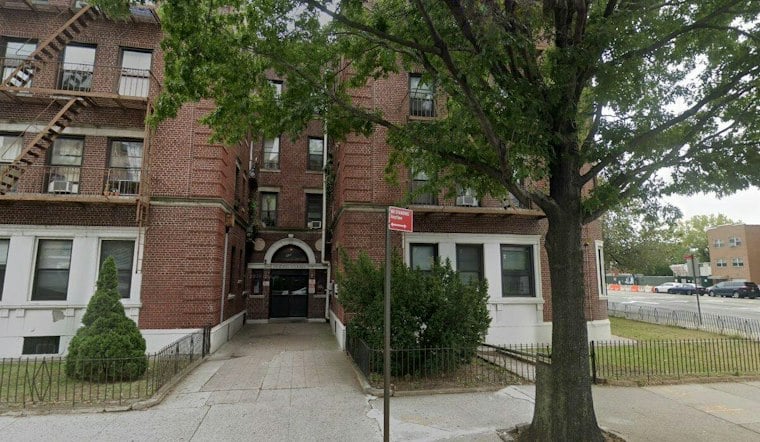 Bath Beach Daylight Shooting Wounds Man, 32, Outside Bay Parkway Building