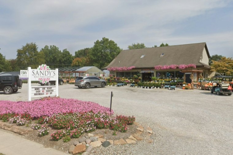 Belleville's Sandy's Back Porch Gardens Closing After Two Decades