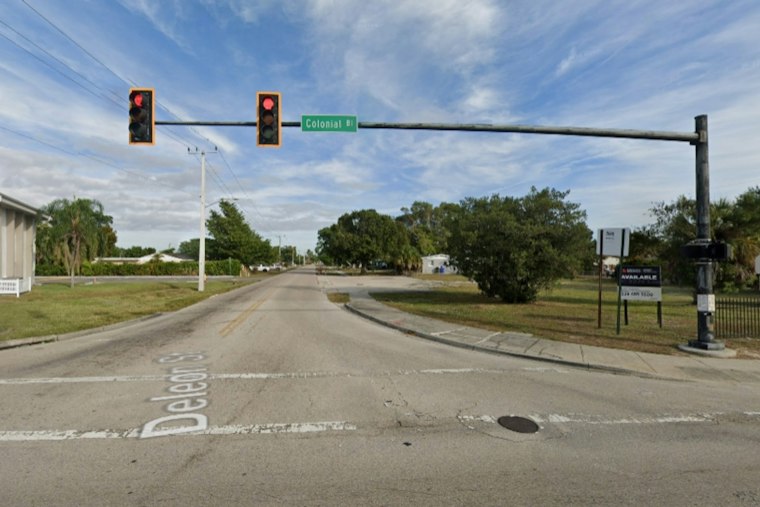 Bicyclist Dies in Colonial Boulevard Crash in Fort Myers