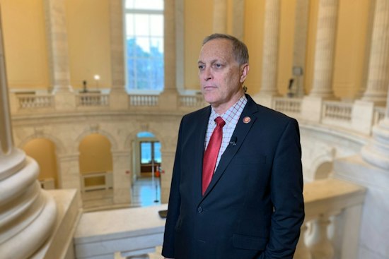 Biggs Vows to Sign Hundreds of Hobbs-Vetoed Bills in First Week as Arizona Governor
