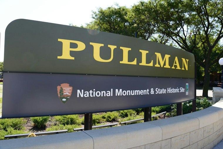 Blue Island Mural Turns Eyesore Wall Into Pullman Strike History Lesson