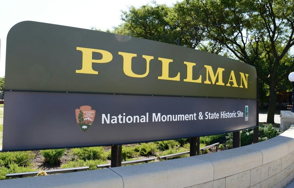 Blue Island Mural Turns Eyesore Wall Into Pullman Strike History Lesson