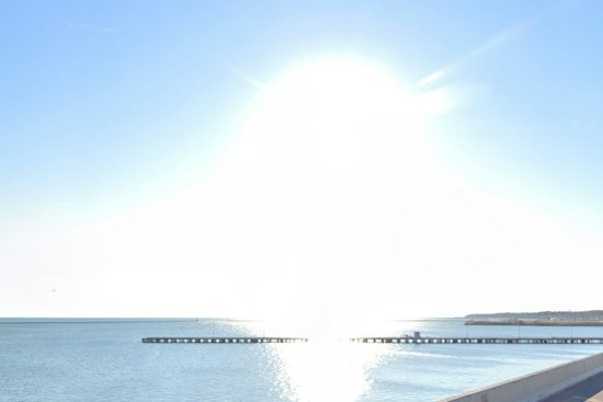 Blustery Blast Hits Milwaukee: Lake Michigan Winds, Saturday Frost Possible