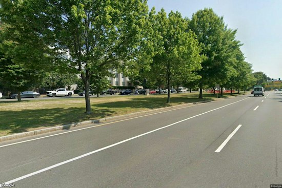 Boston Basks In Sunny Sunday Before Blustery, Mostly Dry Week Of Coastal Gales