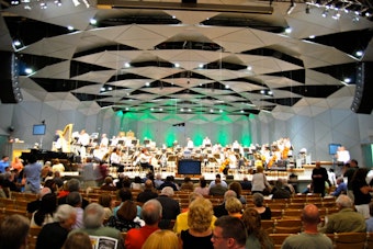 Boston Pops Bring Back Día de Muertos With Enjambre, Then Roll Out Coco