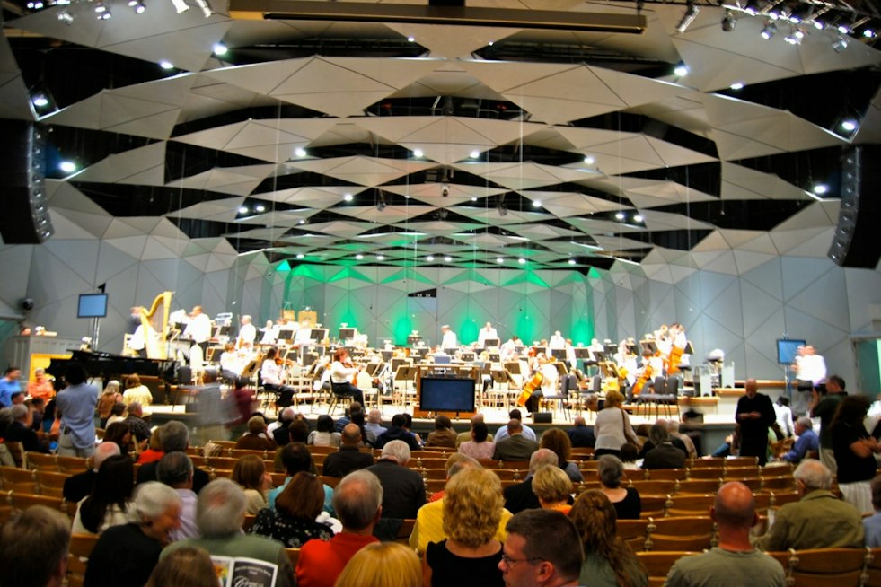 Boston Pops Bring Back Día de Muertos With Enjambre, Then Roll Out Coco