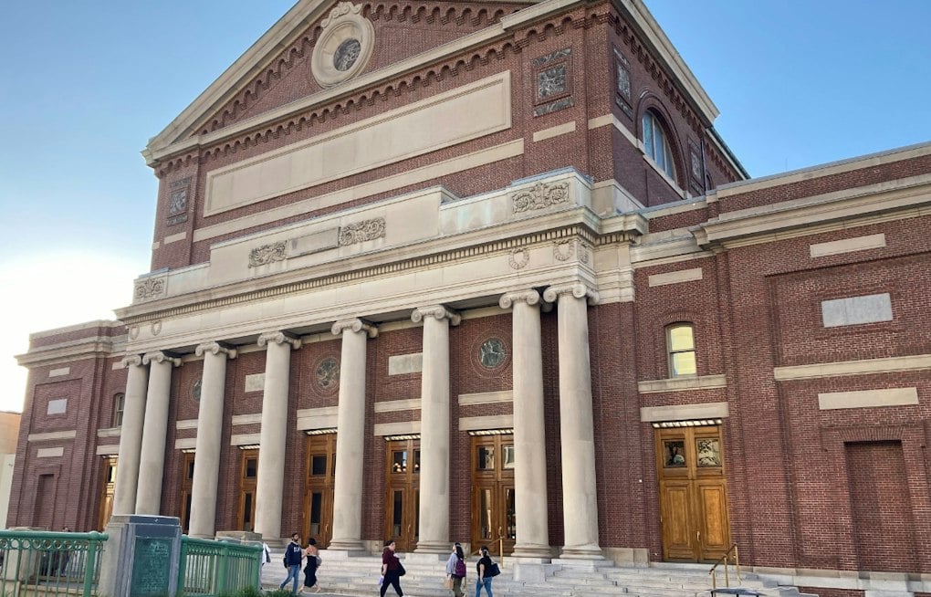 Boston Symphony Hall Lets AI Jam With Live Orchestra in World Premiere