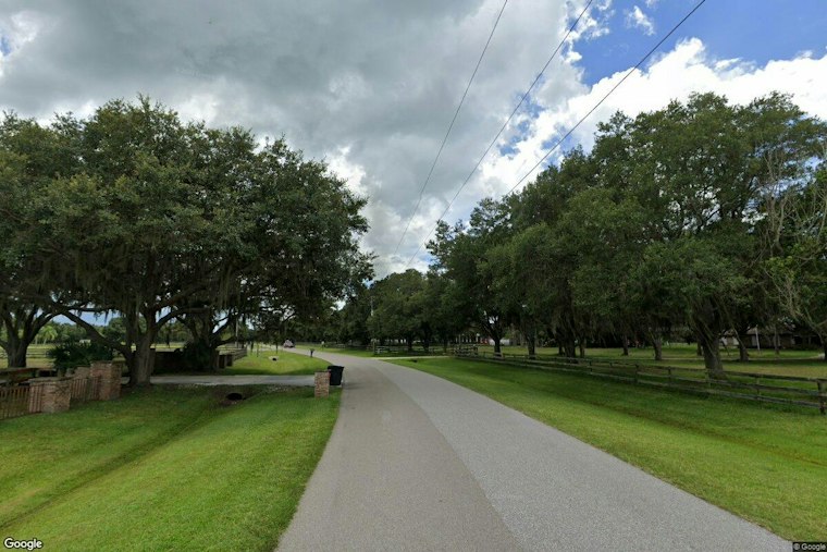 Bradenton Man, 68, Dies After SUV Hits Tree on Saddle Creek Trail