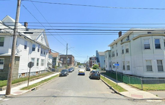 Bridgeport Porch Mob Rushes Cops After Teen Fight, Four Arrested on Noble Avenue
