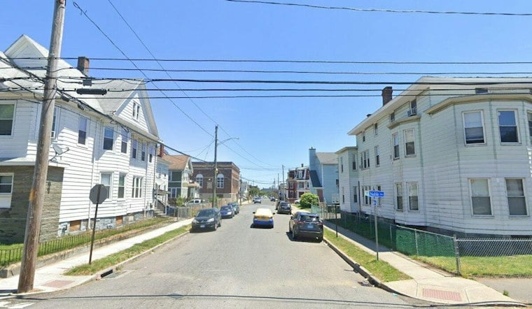 Bridgeport Porch Mob Rushes Cops After Teen Fight, Four Arrested on Noble Avenue