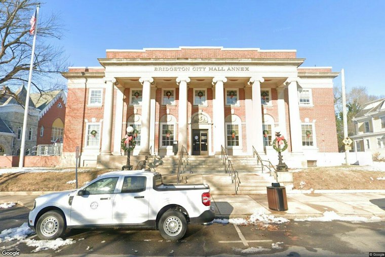 Bridgeton Bars ICE From Using Its Zoo and Parks as Arrest Staging Grounds