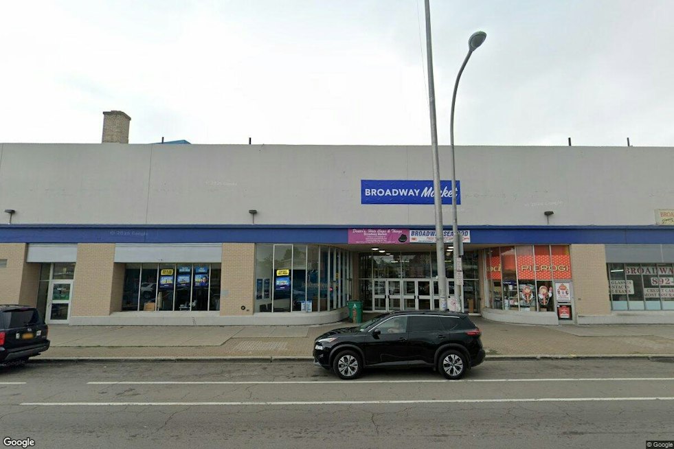 Broadway Market's $45M Overhaul Slips to Spring 2027, Vendors Stay Put