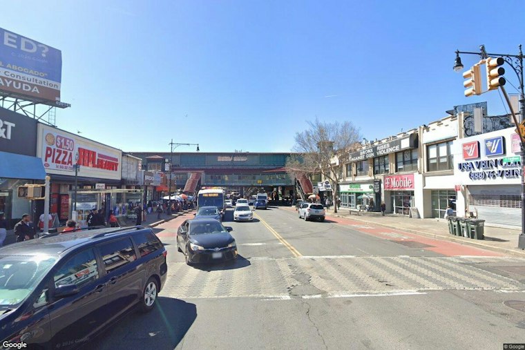 Bronx Man Begs ‘Mami, Don’t Let Me Go’ After Fordham Road Stabbing, Dies