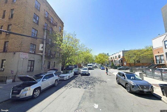Bronx Stabbing on Prospect Avenue Sends NYPD Hunting for Suspect Who Fled on Foot