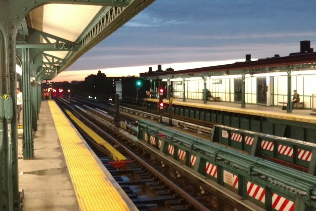 Castle Hill Avenue Bronx Subway Fatality Delays Trains