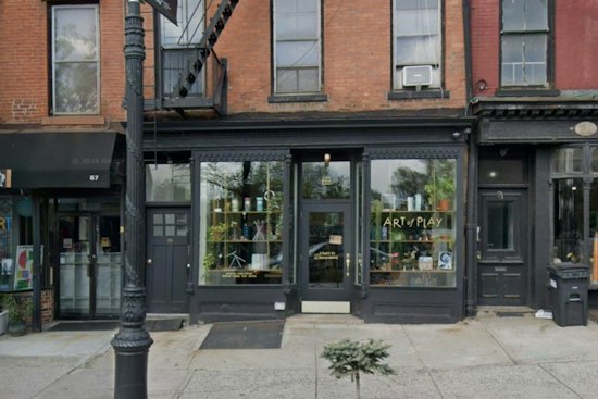Brooklyn Heights Shop Hit With Review Bombing After Kelly Clarkson's $15K Bird Feud