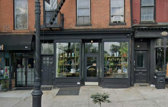 Brooklyn Heights Shop Hit With Review Bombing After Kelly Clarkson's $15K Bird Feud