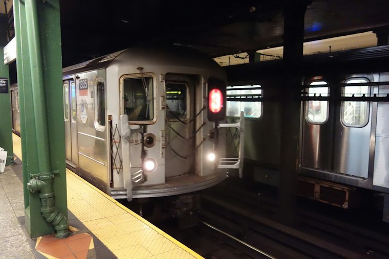 Brooklyn Martial Artist Teaches Subway Riders to Jab, Swing Bags, and Flee