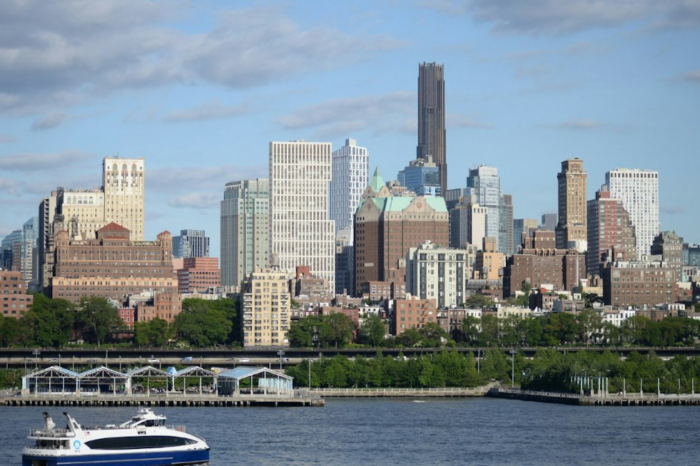 Brooklyn Rents Hit $4,300 as Listings Vanish 25% in a Year