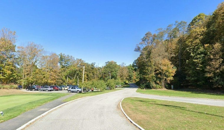 Bystander Pins Naked Hyde Park Man at LaGrange State Park, Police Say