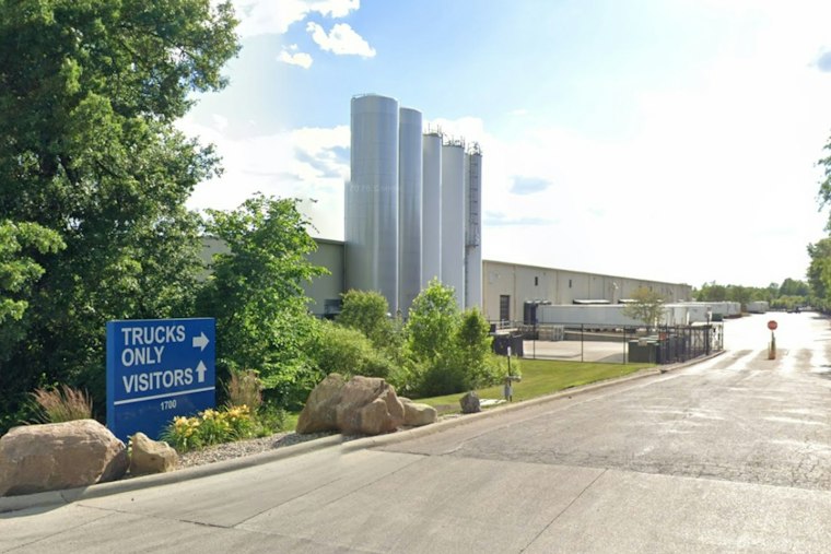 California Bottling Giant Opens $141M Plant in Elsmere, Adds 60 Jobs