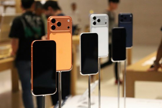 California Buyer Sues Apple, Says iPhone 17 Wi-Fi 7 Speeds Were a Mirage