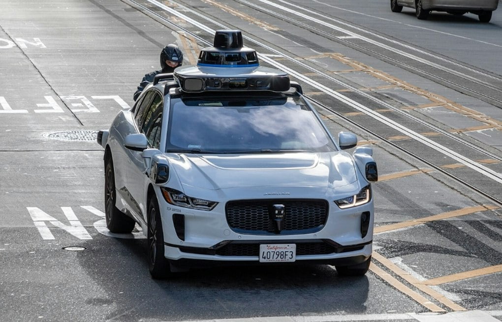 California Slaps Robotaxis With $10,000 Fines for Blocking First Responders