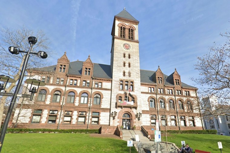Cambridge Council Votes 8-0 to Make Sex Work One of Police's Lowest Priorities