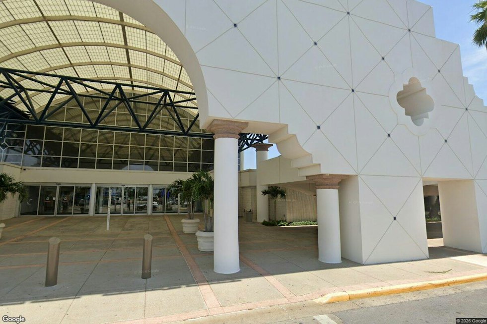 Cameron County Splits 3-1 on $7M Canal Deal Tied to Harlingen Data Center